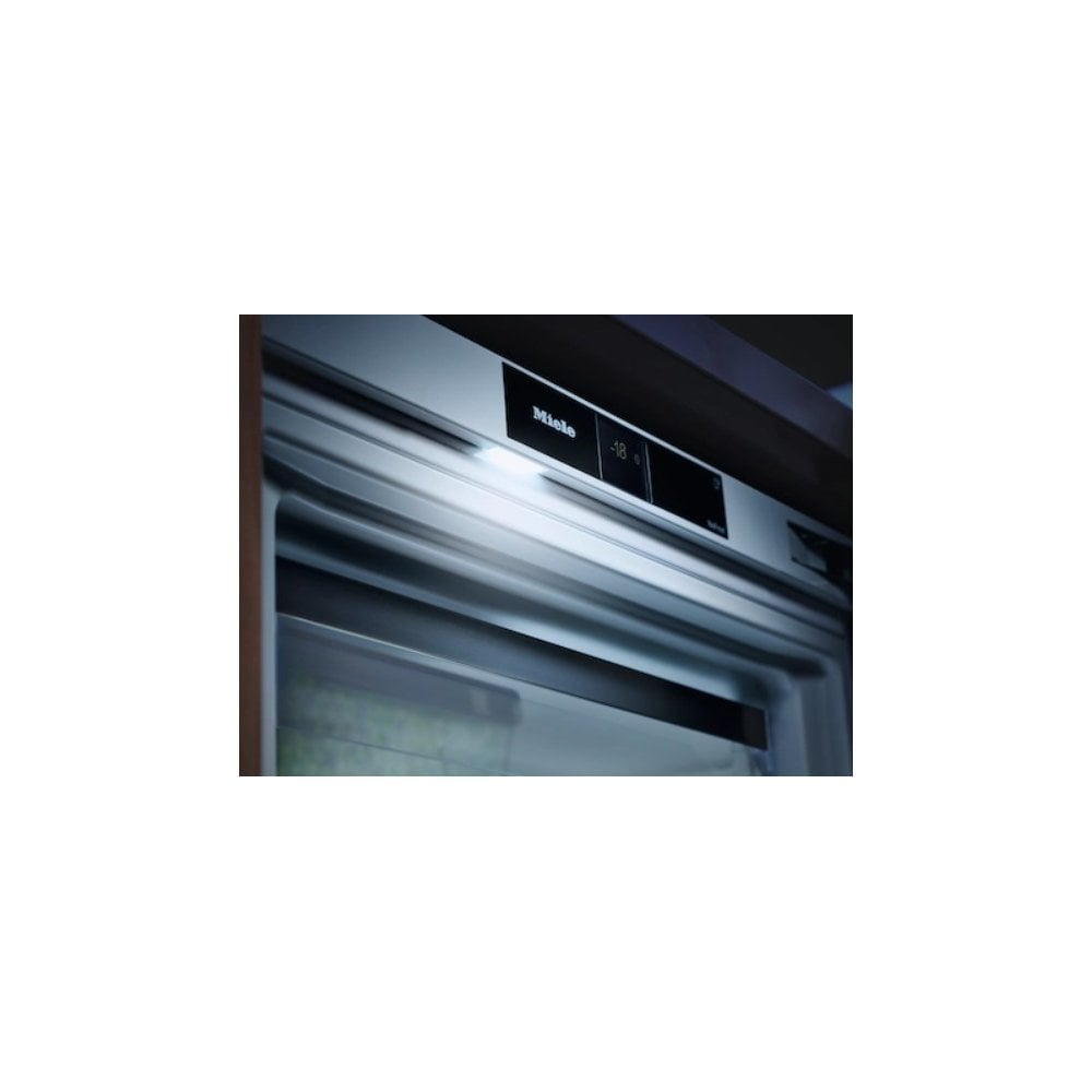 Miele FNUS7040D Built Undercounter Freezer : H 82cm : Fixed Hinge