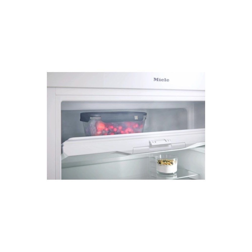 Miele KU7016D Built Undercounter Fridge With Freezer Compartment. : H 82cm :Fixed Hinge